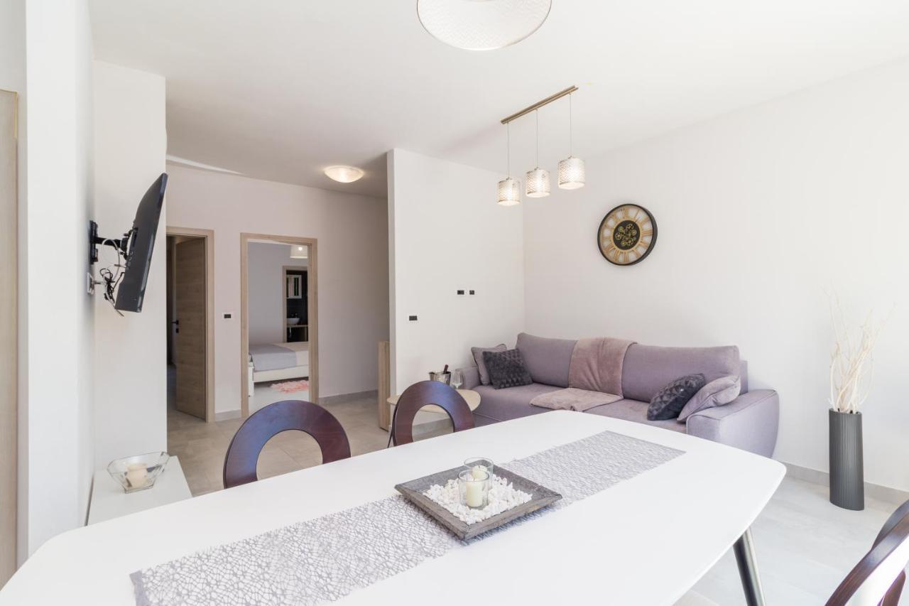 Apartmani Noa I Natali Kaldanija Extérieur photo