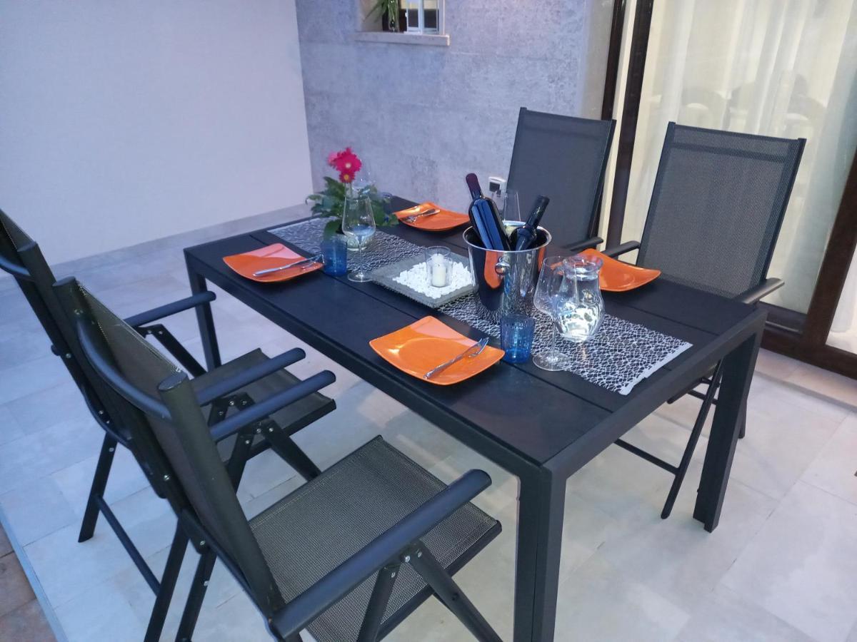 Apartmani Noa I Natali Kaldanija Extérieur photo