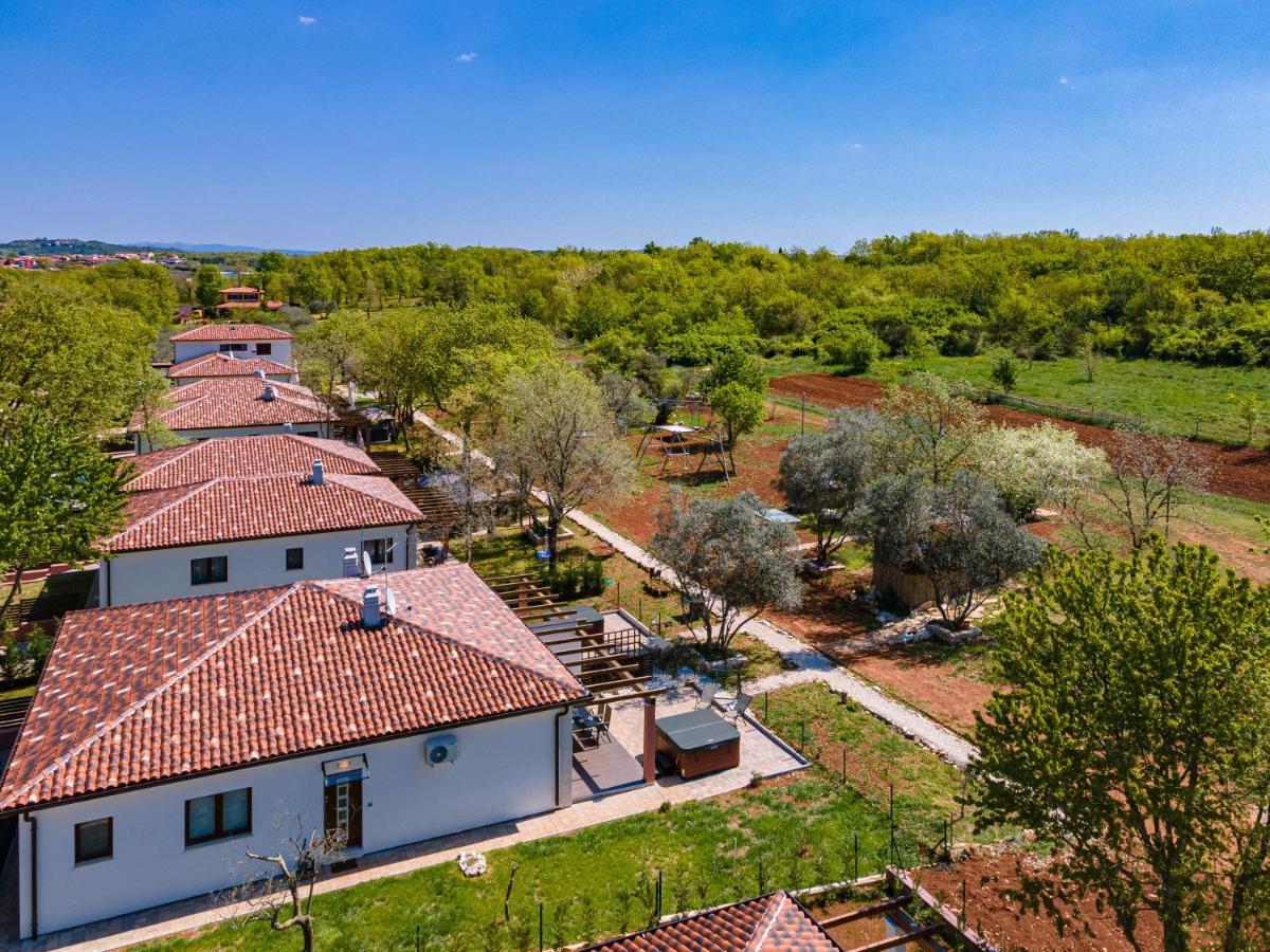 Apartmani Noa I Natali Kaldanija Extérieur photo