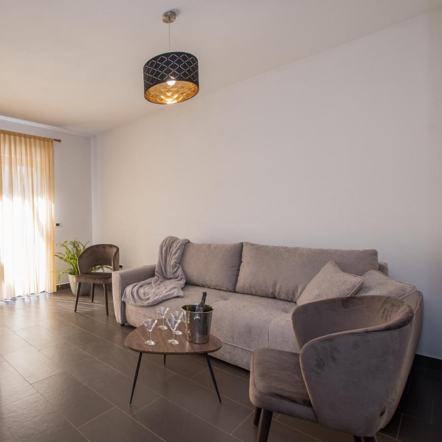 Apartmani Noa I Natali Kaldanija Extérieur photo
